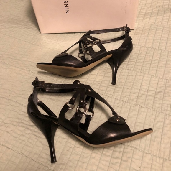 Nine West Size 9 Wide Width Black Leather High Heel - Picture 3 of 12